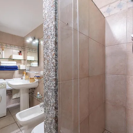 בית נופש Domus Luna With Sea View